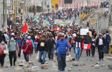 Aumenta a 20 el balance de muertos por las protestas en Perú