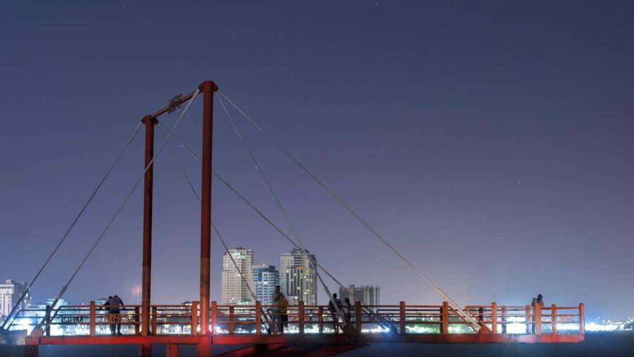 La Alcaldía y Obras Públicas retiran obra de Gonzalo Castillo en el Malecón