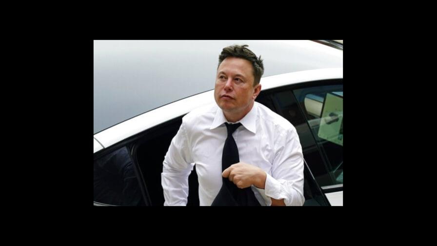 Tesla cierra al alza pese a venta de acciones de Musk