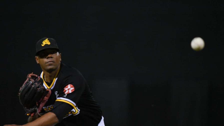 Jonrones de Torres y Robles ponen en peligro la clasificación de los Toros