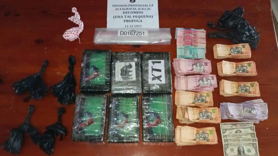Decomisan seis kilos de cocaína y 110 mil pesos en una casa en Higüey Decomisan seis kilos de cocaína y 110 mil pesos en una casa en Higüey