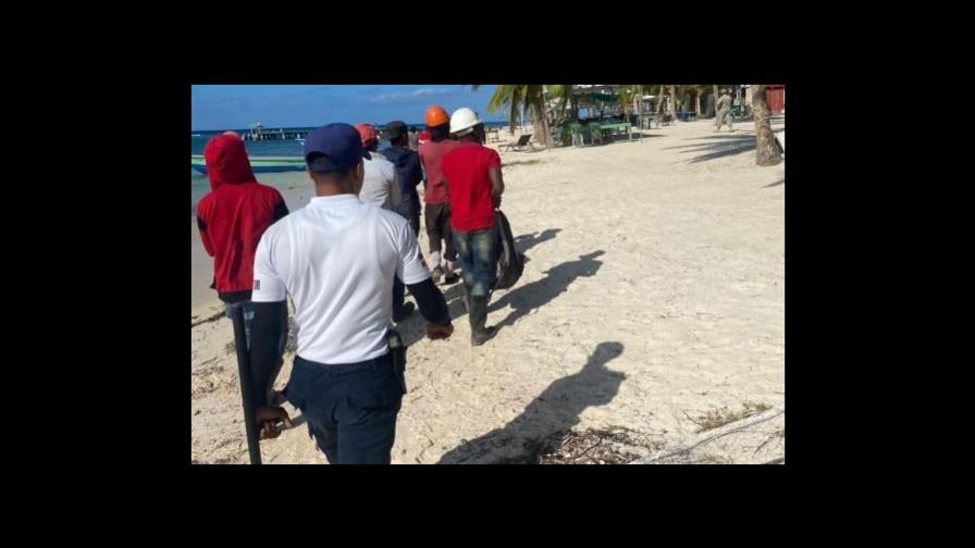 Migración detiene 22 haitianos ilegales en la isla Saona