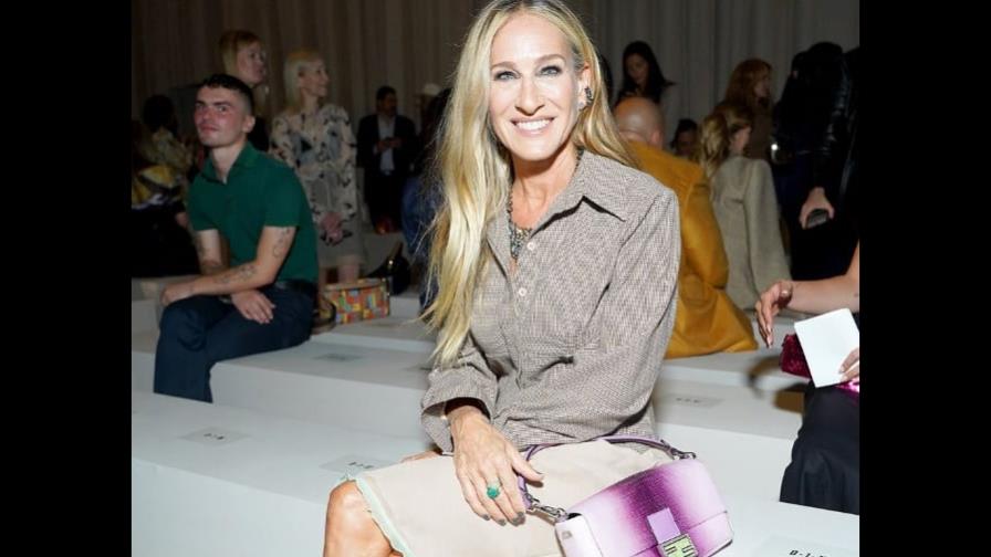 Sarah Jessica Parker reinventa el bolso ‘Baguette’ de Fendi Sarah Jessica Parker reinventa el bolso ‘Baguette’ de Fendi