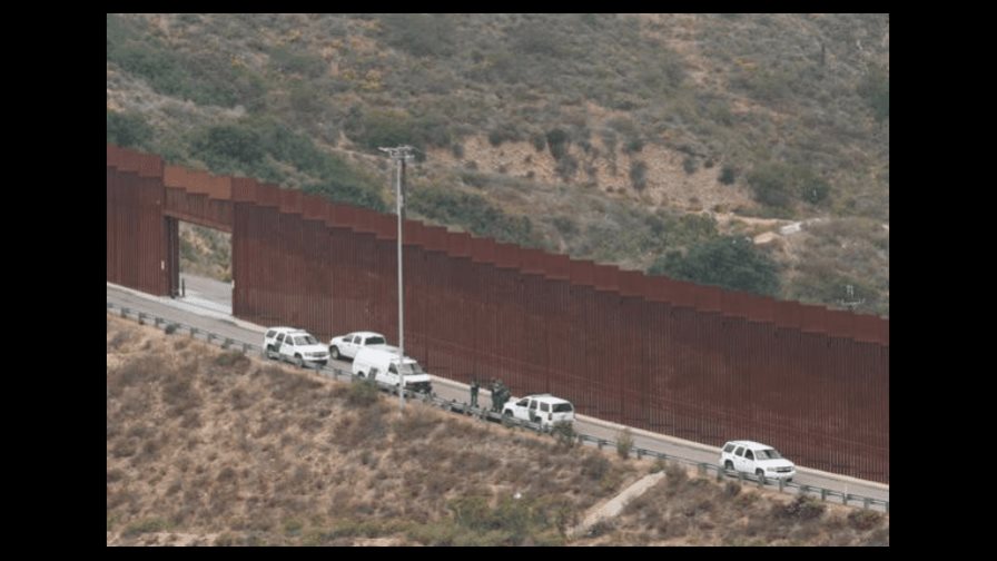 Muere inmigrante hindú tras intentar cruzar valla que separa a Tijuana y San Diego