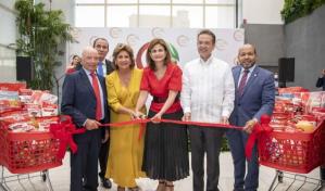 Raquel Peña acompaña a ejecutivos del Olé en inauguración de nueva sucursal en la 27 de Febrero