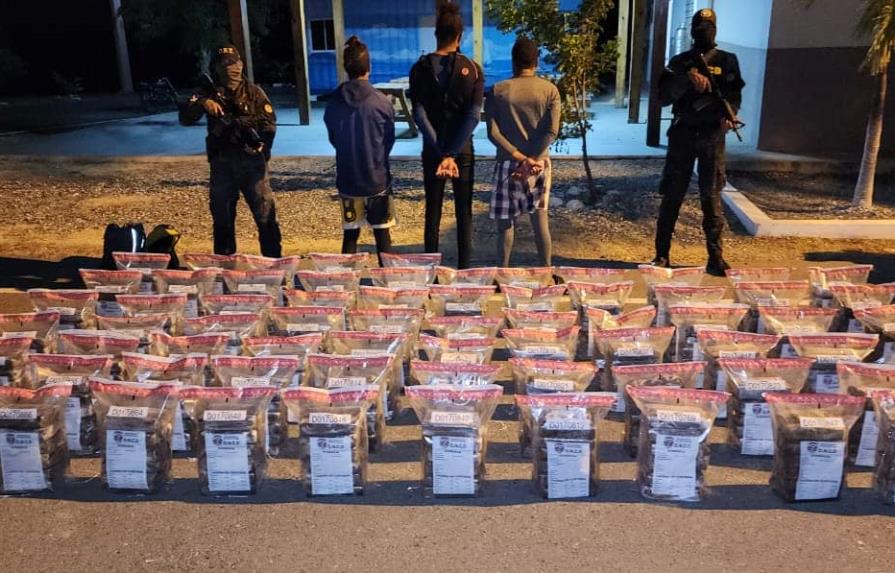 DNCD decomisó 424 paquetes de cocaína en las costas de Baní