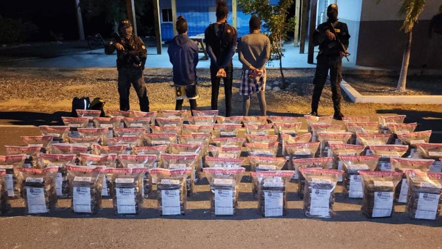 DNCD decomisó 424 paquetes de cocaína en las costas de Baní