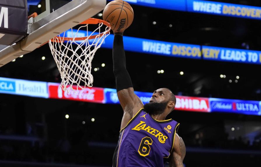 VIDEO | James lidera a Lakers a victoria ante Nuggets ayer en la NBA