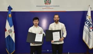 INDEX y Huawei firman acuerdo para capacitar a dominicanos residentes en el exterior