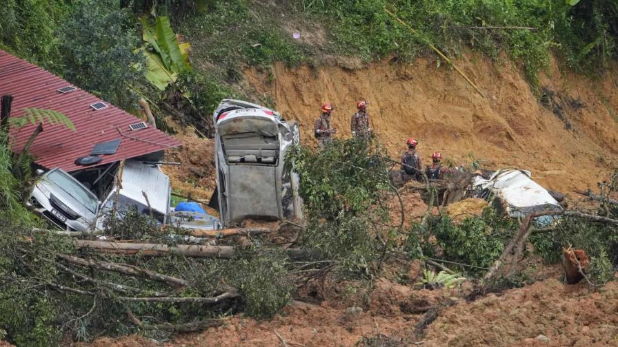 Ya son 24 las víctimas mortales del deslizamiento de tierra en Malasia