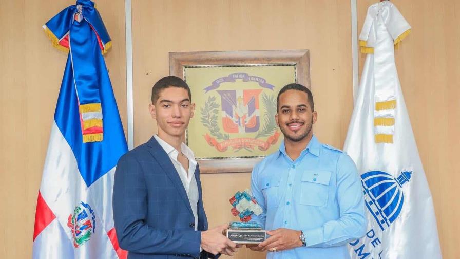 Dominicano Benjamín Bocio Richardson celebra ser parte del libro “We Have a Dream”