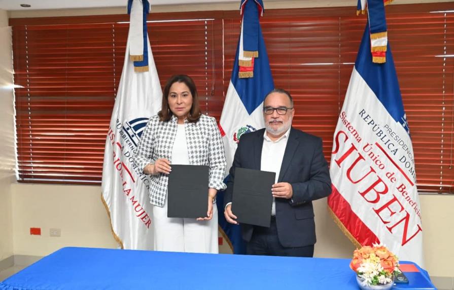 Ministerio de la Mujer y Siuben firman convenio 