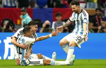 Argentina domina 2-0 la primera mitad de la final del Mundial