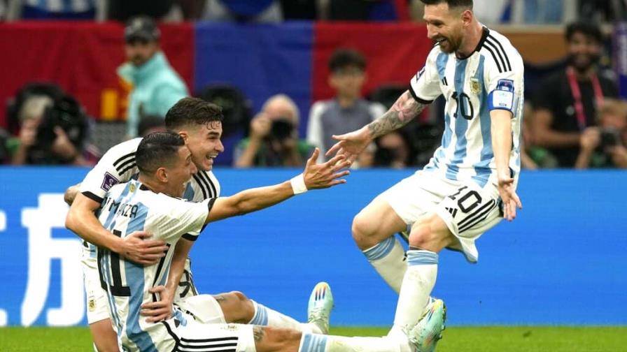 Argentina domina 2-0 la primera mitad de la final del Mundial