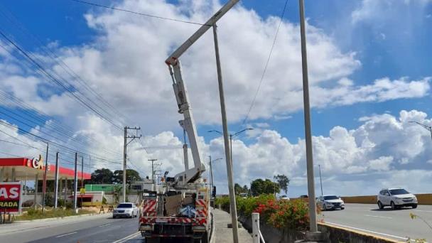 Edeeste repone alumbrado robado en autopista Las Américas y en la salida del AILA