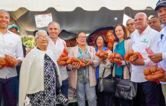 Inespre: más de 13 mil santiagueros compraron de Feria Navidad del Cambio
