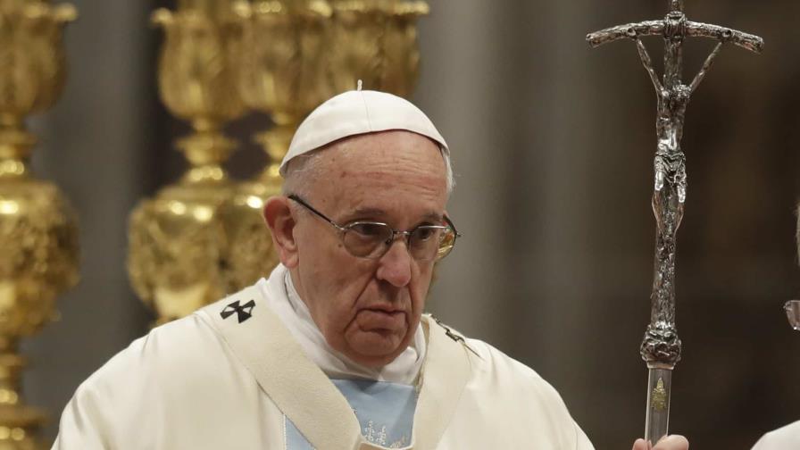 Papa Francisco dice que hay que aprender a hacerse a un lado en el momento justo