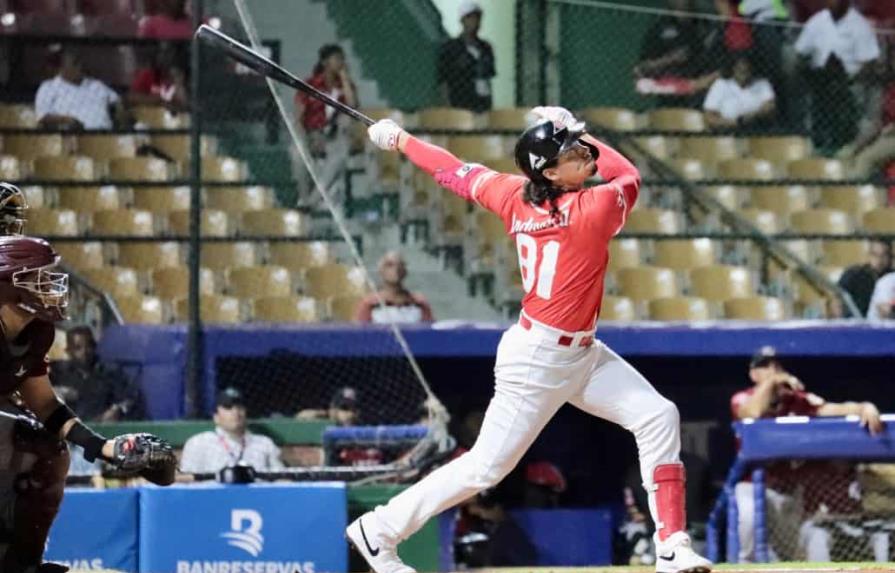 OBrien la saca y también tira casi tres entradas y Escogido gana su último juego de la temporada