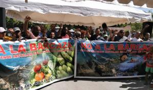 Más de 40 organizaciones rechazan dos barcazas instaladas en Los Negros de Azua