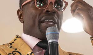 Detienen ostentoso predicador de Nueva York por supuesto fraude y extorsión 