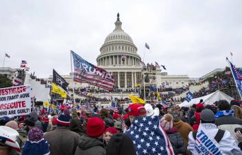 Recomiendan cargos penales contra Trump por asalto al Capitolio