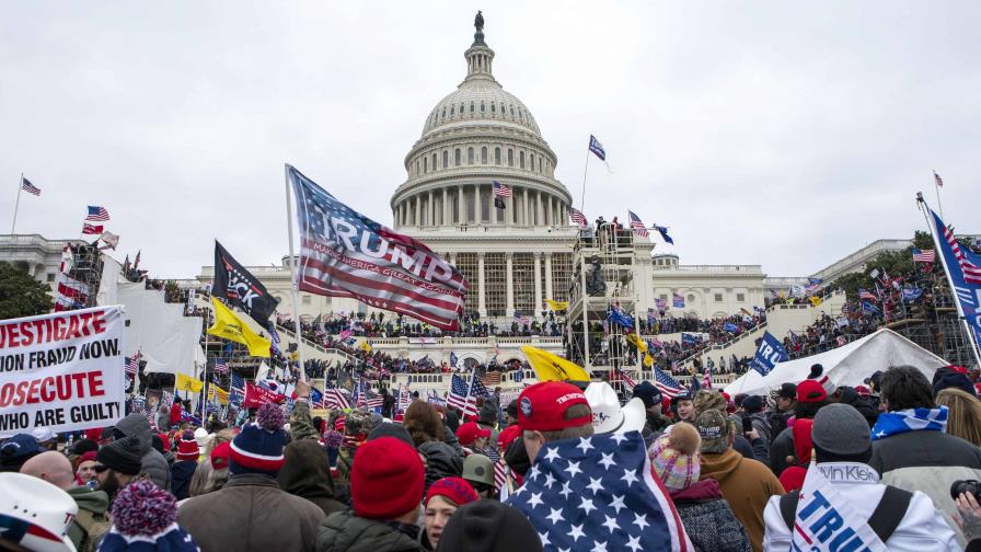 Recomiendan cargos penales contra Trump por asalto al Capitolio