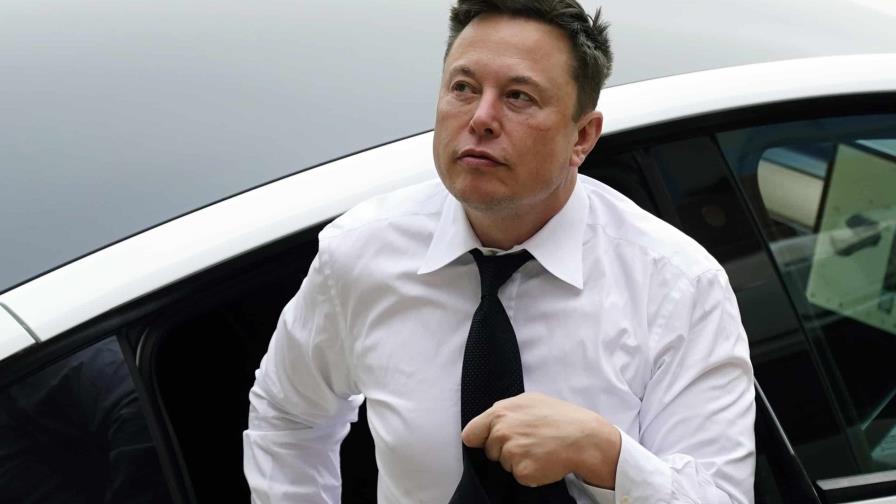 Elon Musk lanza un sondeo vinculante sobre si debe seguir dirigiendo Twitter