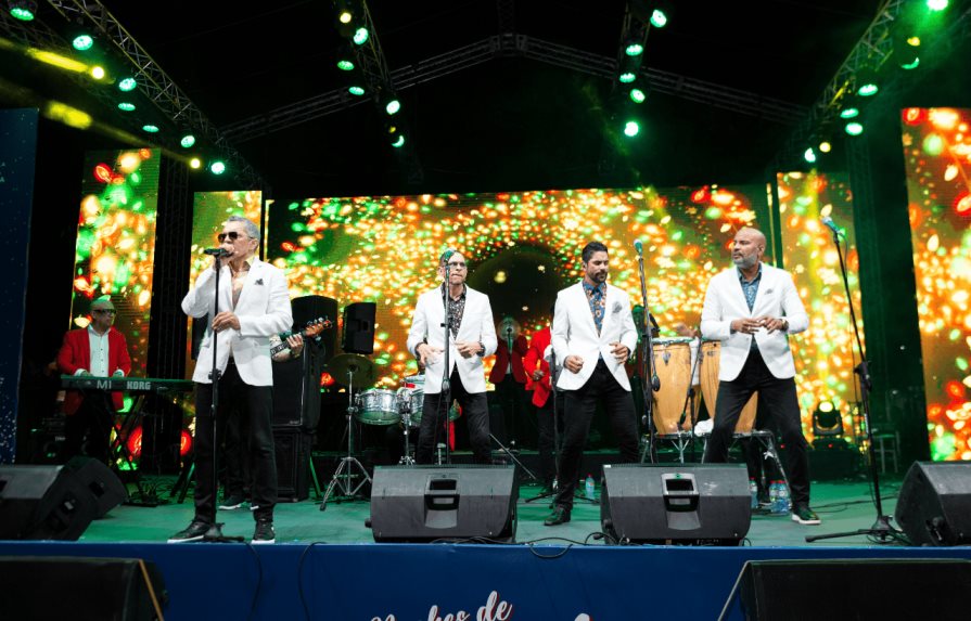 Miles de personas disfrutaron de Noches de Navidad en la Plaza de la Cultura