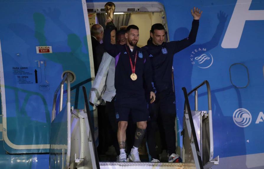 Así celebra Argentina su Copa Mundial de Fútbol ganada en Qatar 2022