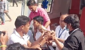 Estudiante sobrevive tras ser atravesado por una jabalina durante una clase de deportes