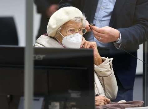 Condenan a una anciana por complicidad en 10,500 asesinatos del nazismo