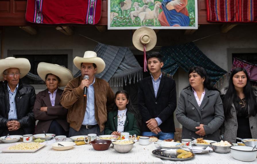 México confirma el asilo político a la familia de Pedro Castillo