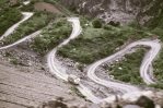 Al menos 8 muertos y 16 heridos tras la caída de un autobús a un barranco en Perú