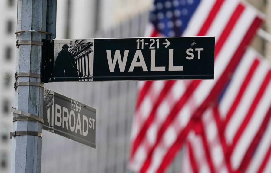 Wall Street abre en leve baja