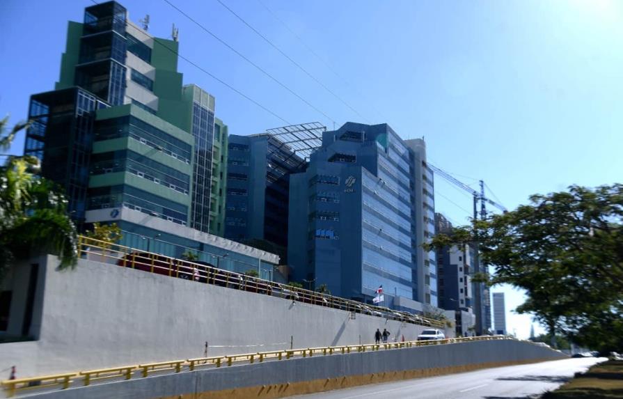 Hospital Metropolitano de Santiago recibe acreditación internacional