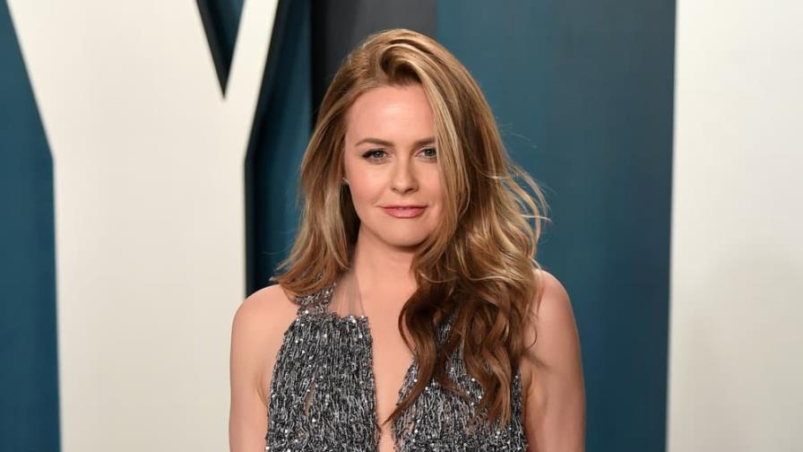 Alicia Silverstone se vuelve a desnudar en campaña para PETA Alicia Silverstone se vuelve a desnudar en campaña para PETA