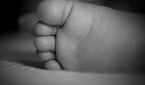 Muere infante de 11 meses por descarga el&eacute;ctrica en Hig&uuml;ey