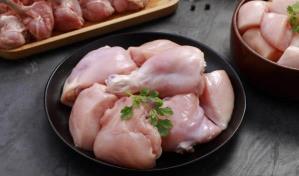 Sobreproducción e importación llevaron a los productores a almacenar 2.5 millones de pollos