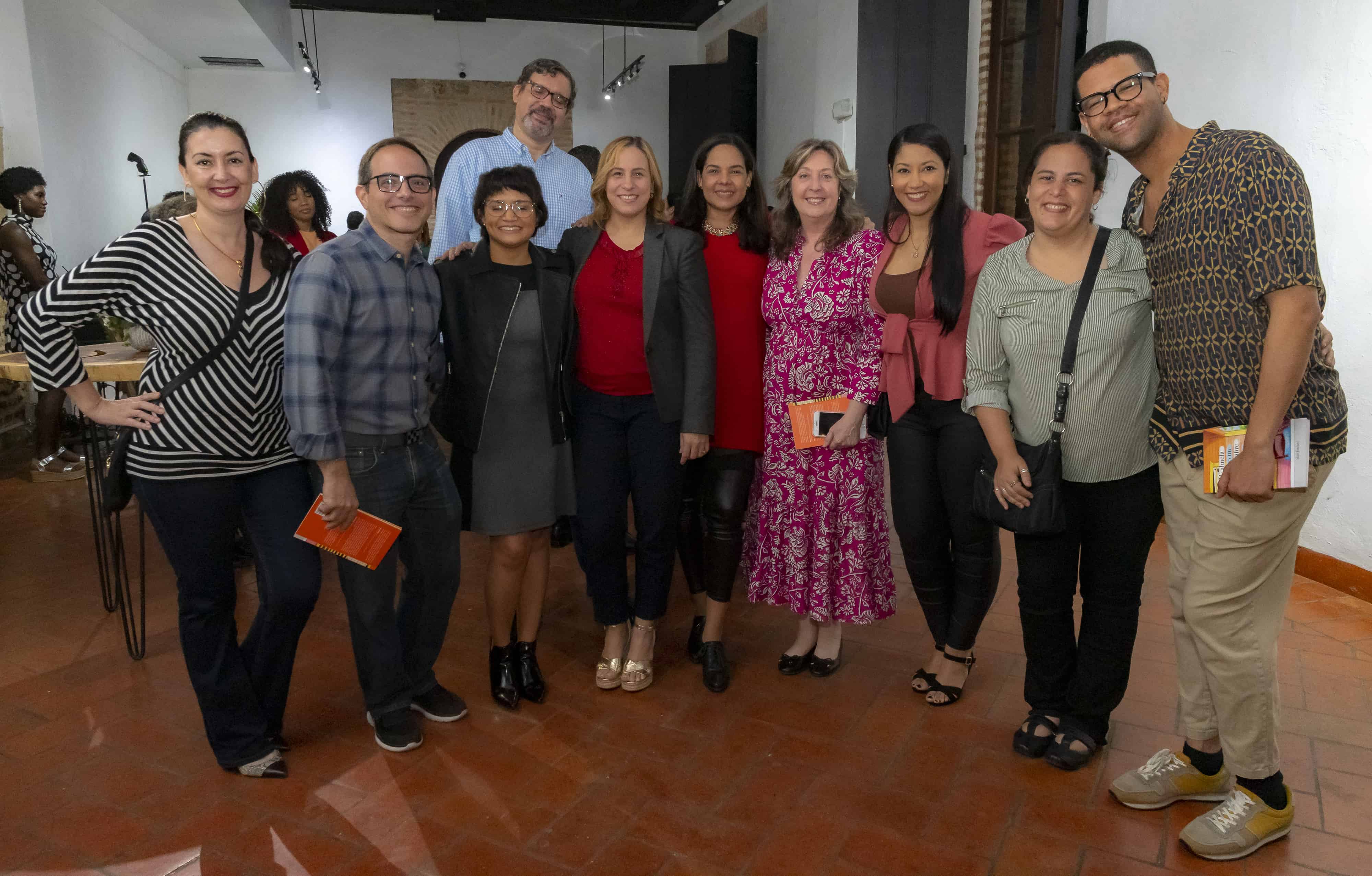 Mitri junto a Olga, Joan, Darío, Yohanna, Verónica, Beatriz, Rocío, Carolina y Erwin.