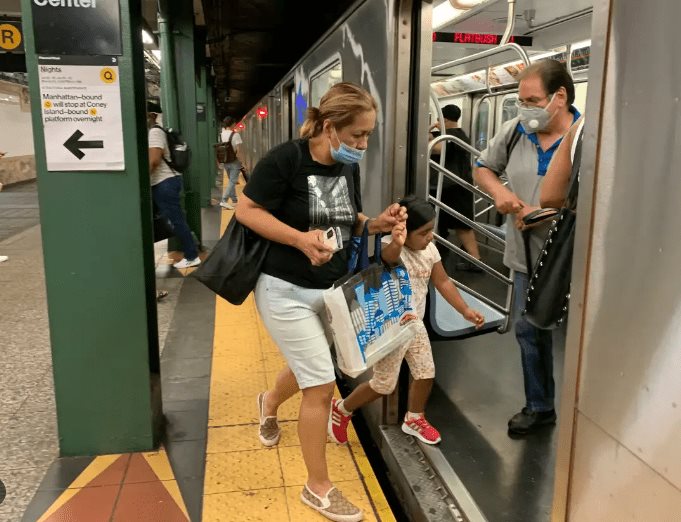 Metro Nueva York supera mil millones de pasajeros por primera vez desde 2019