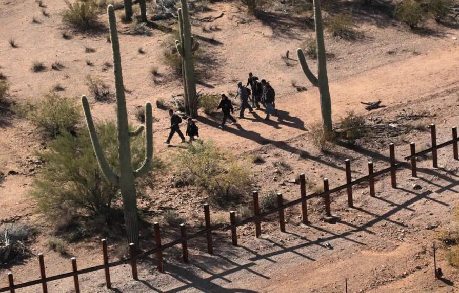 Alarma por desaparición de jóvenes mujeres migrantes en desierto de Arizona