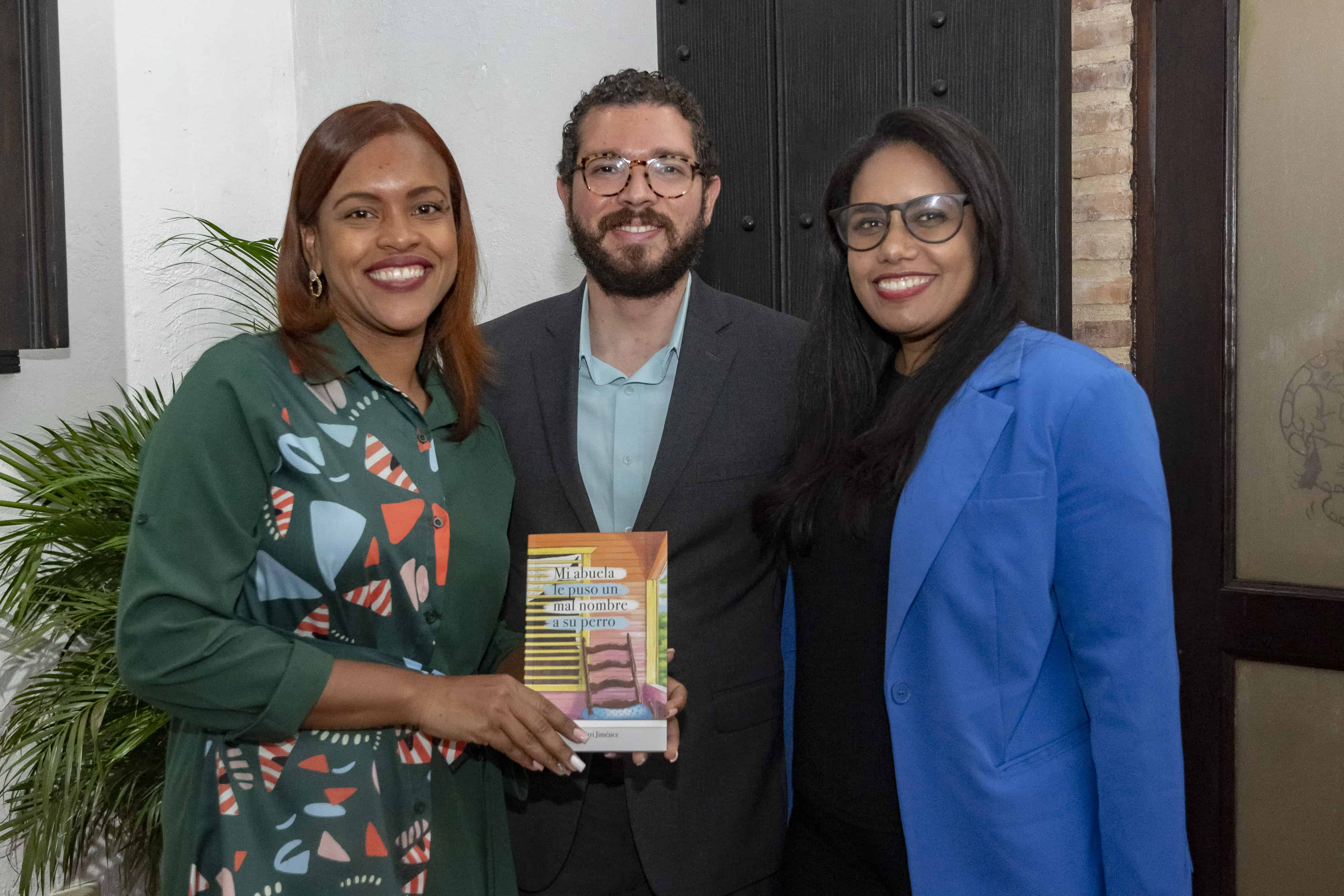 Silvia Alejandro, Antonio Peralta e Indhira Luna.