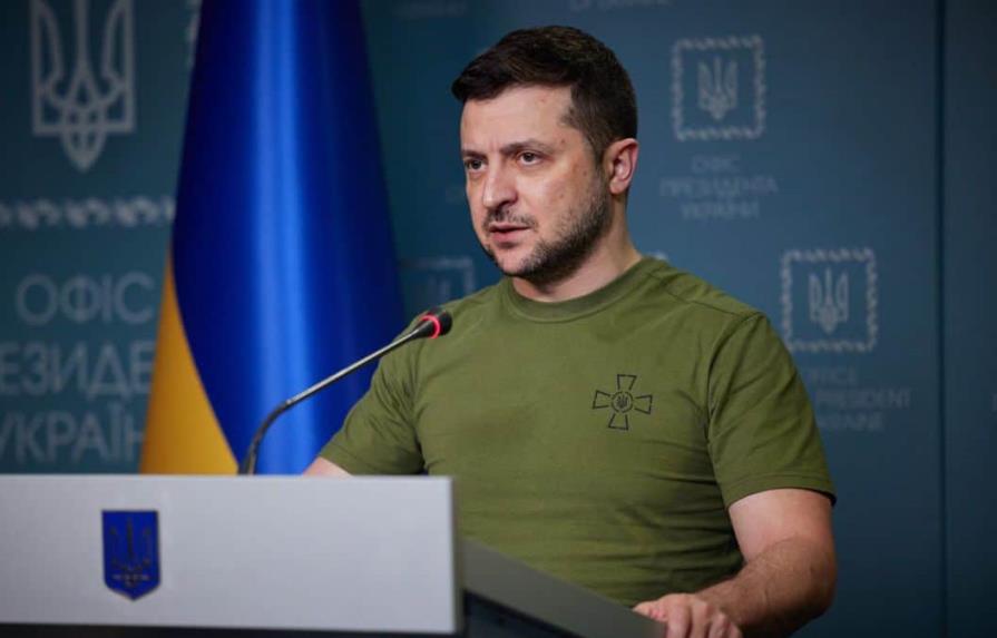 Zelenski pide a ucranianos estar preparados para ataques con misiles rusos