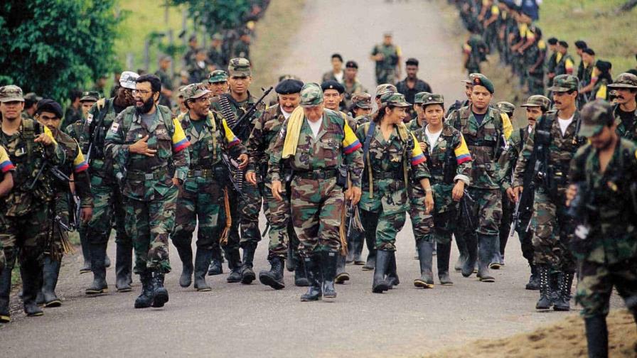 Gobierno colombiano pide a disidencias de las FARC unirse al cese al fuego