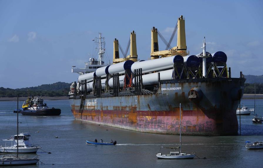 Un herido en incidente de buque que se salió del cauce en el Canal de Panamá