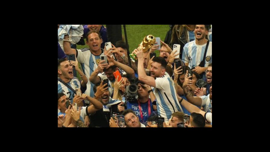 FIFA investiga acceso ilegal de chef Salt Bae al trofeo del Mundial