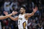 McCollum anota 40 puntos; Pelicans cortan mala racha