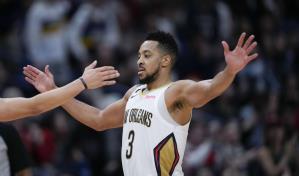 McCollum anota 40 puntos; Pelicans cortan mala racha