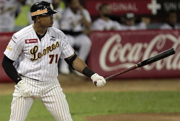 Bravos ganan y eliminan a Aguilas en béisbol venezolano