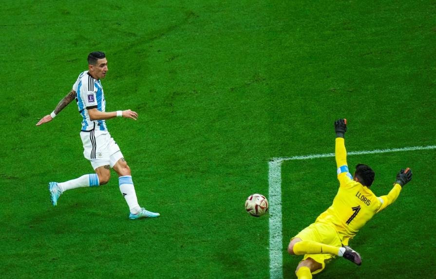 Ángel di María va a seguir jugando con la selección argentina, según prensa